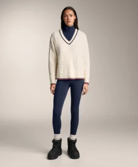 Strickpullover mit V-Ausschnitt und Mini-Zopfmuster Strickpullover mit V-Ausschnitt und Mini-Zopfmuster