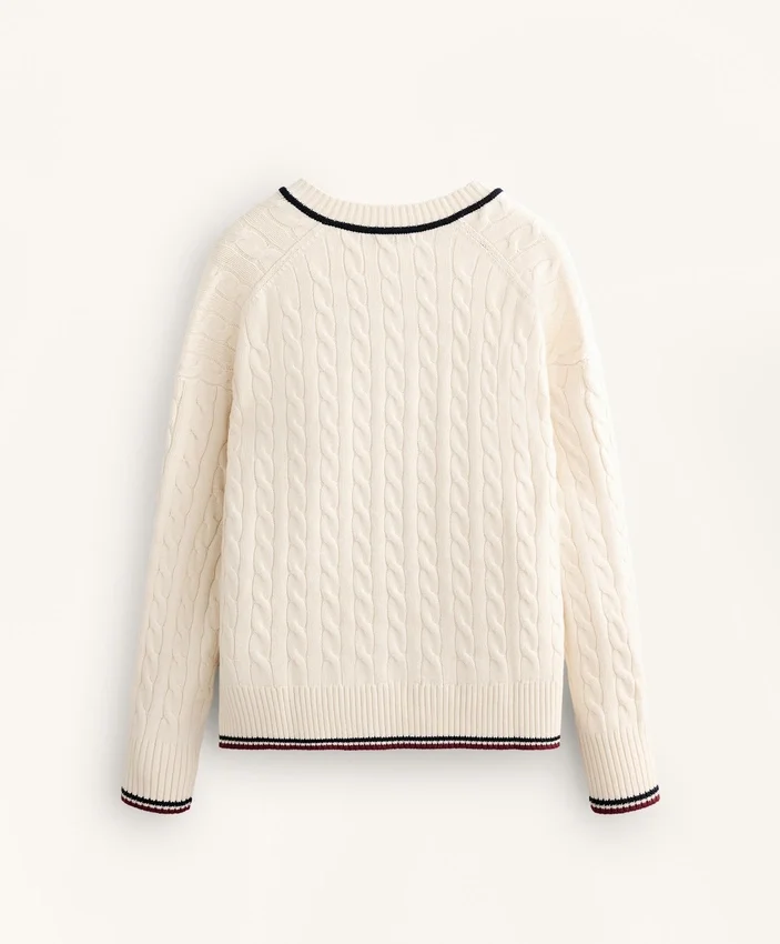 Strickpullover mit V-Ausschnitt und Mini-Zopfmuster Strickpullover mit V-Ausschnitt und Mini-Zopfmuster