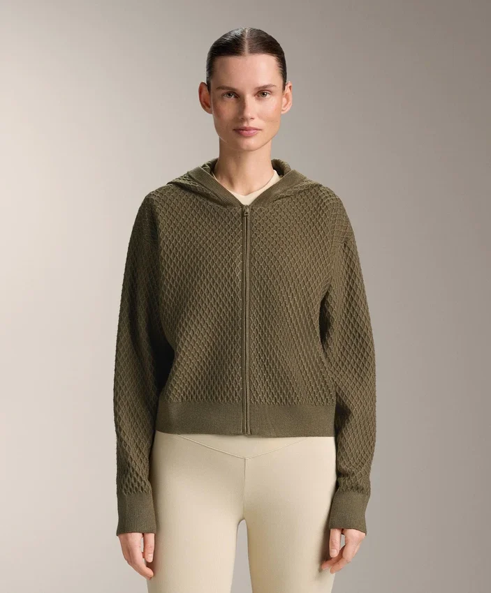 Strukturierte Strickjacke mit Kapuze Strukturierte Strickjacke mit Kapuze