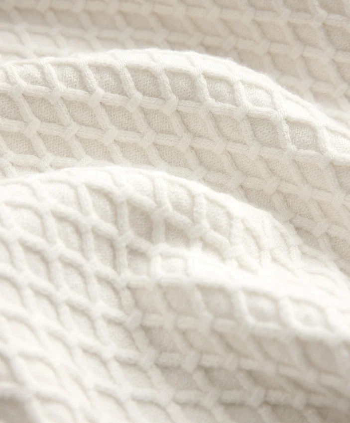 Strukturierte Strickjacke mit Kapuze Strukturierte Strickjacke mit Kapuze