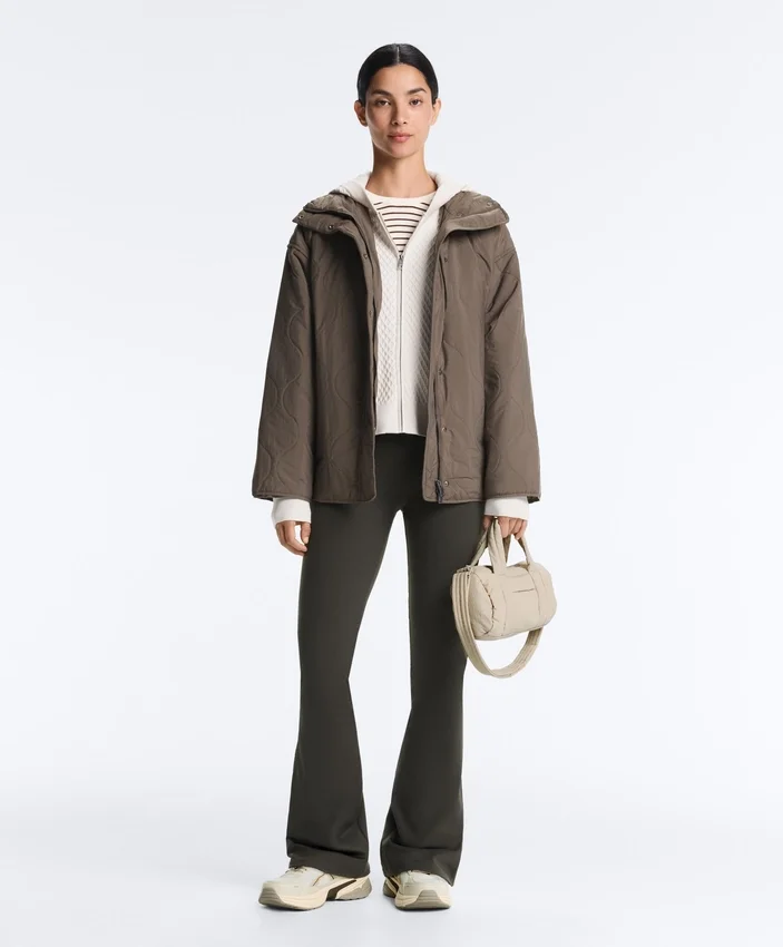 Strukturierte Strickjacke mit Kapuze Strukturierte Strickjacke mit Kapuze