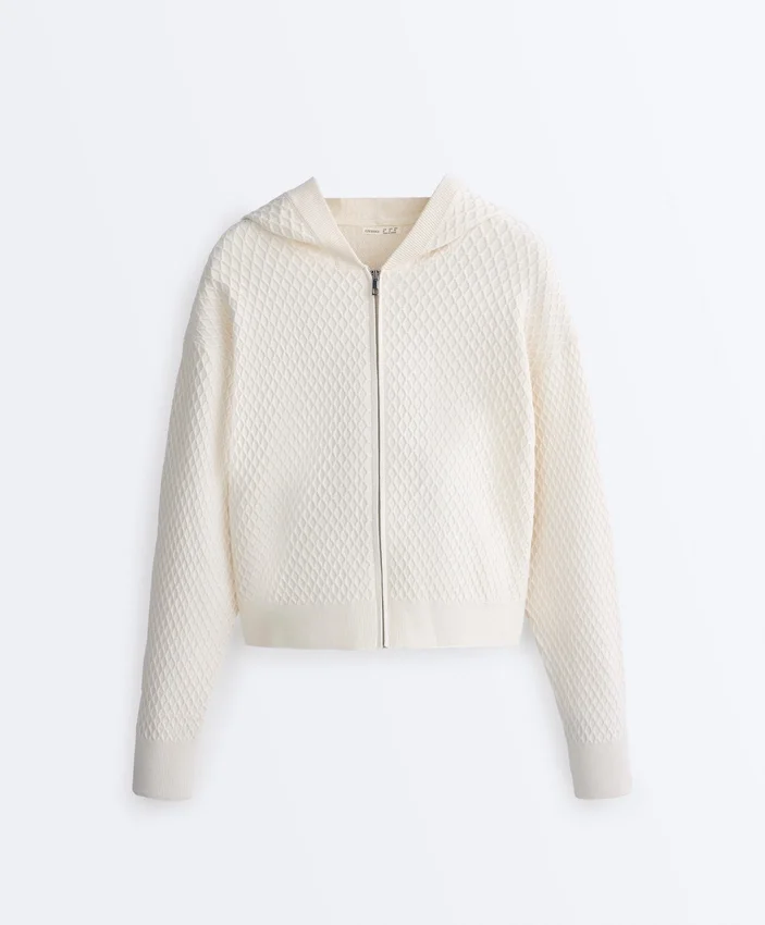 Strukturierte Strickjacke mit Kapuze Strukturierte Strickjacke mit Kapuze