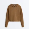 Strukturierte Strickjacke mit Kapuze Strukturierte Strickjacke mit Kapuze