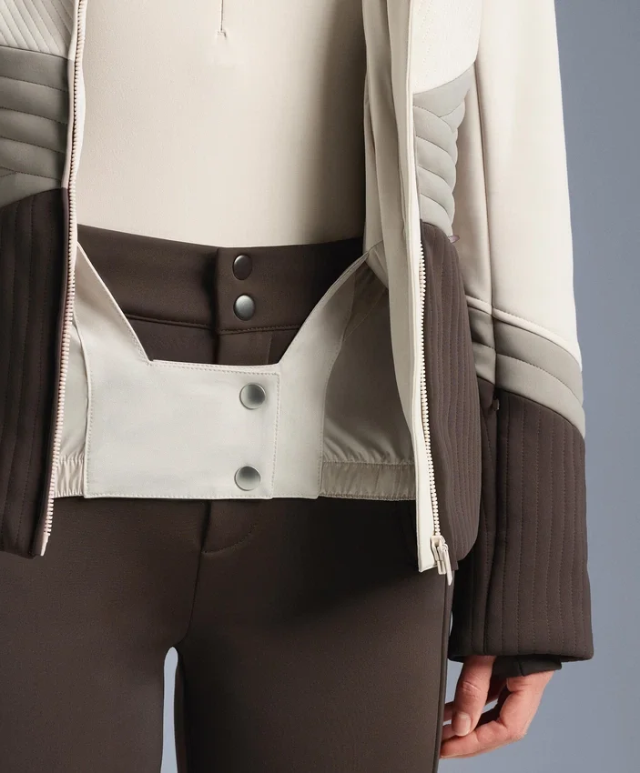 Super-taillierte, wasserabweisende Primaloft®-Skijacke im Colour-Block-Design Super-taillierte, wasserabweisende Primaloft®-Skijacke im Colour-Block-Design