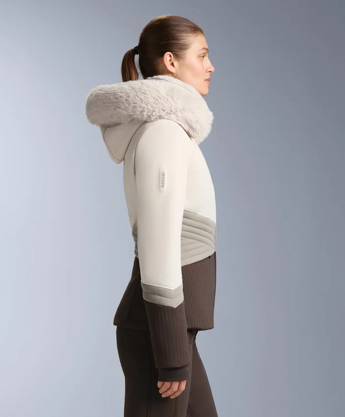 Super-taillierte, wasserabweisende Primaloft®-Skijacke im Colour-Block-Design Super-taillierte, wasserabweisende Primaloft®-Skijacke im Colour-Block-Design