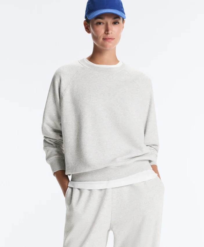 Sweatshirt aus Baumwollmischung mit Rundhalsausschnitt und meliertem Fleece Sweatshirt aus Baumwollmischung mit Rundhalsausschnitt und meliertem Fleece