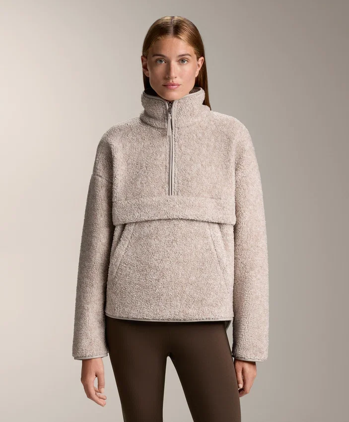 Sweatshirt aus Lammfelljacken mit Vordertasche Sweatshirt aus Lammfelljacken mit Vordertasche