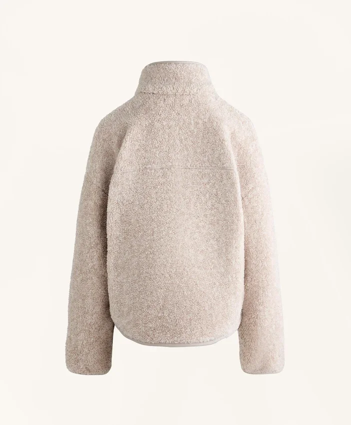 Sweatshirt aus Lammfelljacken mit Vordertasche Sweatshirt aus Lammfelljacken mit Vordertasche