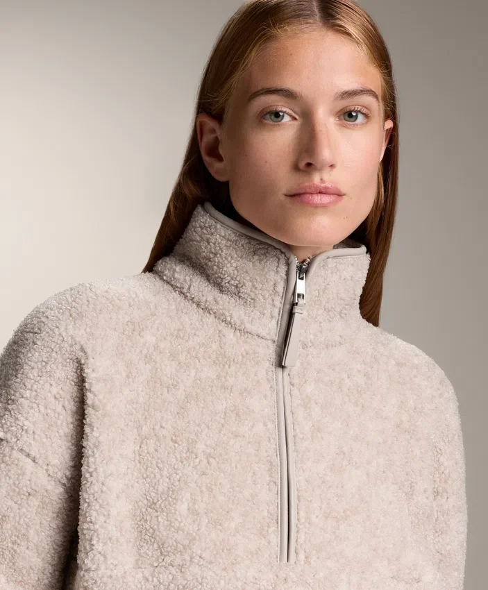 Sweatshirt aus Lammfelljacken mit Vordertasche Sweatshirt aus Lammfelljacken mit Vordertasche
