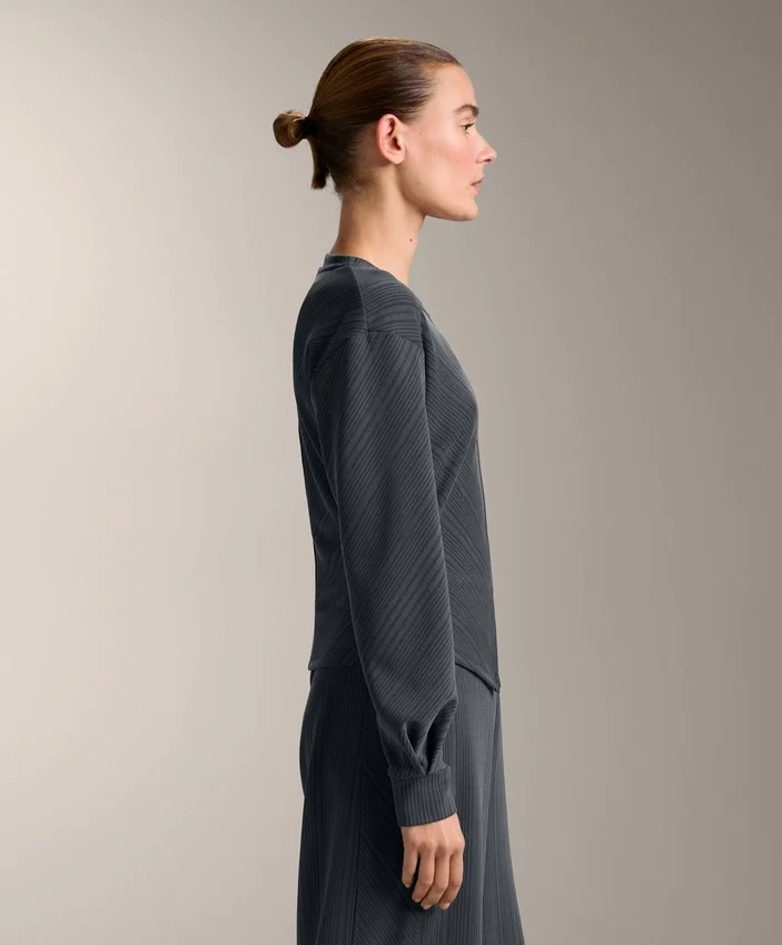 Sweatshirt mit asymmetrischen Streifen aus Modal Sweatshirt mit asymmetrischen Streifen aus Modal