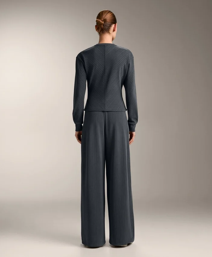 Sweatshirt mit asymmetrischen Streifen aus Modal Sweatshirt mit asymmetrischen Streifen aus Modal