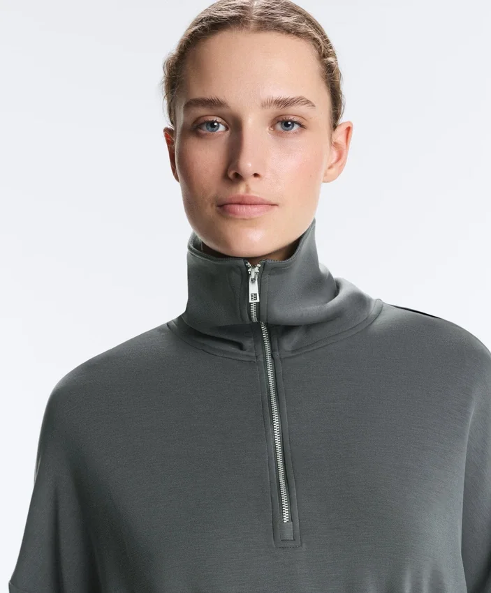 Sweatshirt mit halbem Reißverschluss aus Soft Touch-Modal Sweatshirt mit halbem Reißverschluss aus Soft Touch-Modal