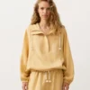 Sweatshirt mit halbem Reißverschluss, Fronttasche, aus einer Mischung aus Lyocell und 24 % Leinen Sweatshirt mit halbem Reißverschluss, Fronttasche, aus einer Mischung aus Lyocell und 24 % Leinen