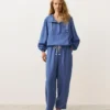 Sweatshirt mit halbem Reißverschluss, Fronttasche, aus einer Mischung aus Lyocell und 24 % Leinen Sweatshirt mit halbem Reißverschluss, Fronttasche, aus einer Mischung aus Lyocell und 24 % Leinen