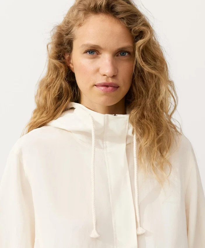 Sweatshirt mit halbem Reißverschluss, Fronttasche, aus einer Mischung aus Lyocell und 24 % Leinen Sweatshirt mit halbem Reißverschluss, Fronttasche, aus einer Mischung aus Lyocell und 24 % Leinen