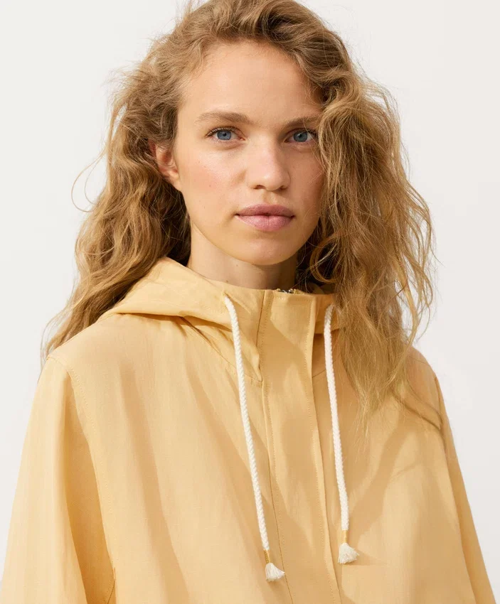 Sweatshirt mit halbem Reißverschluss, Fronttasche, aus einer Mischung aus Lyocell und 24 % Leinen Sweatshirt mit halbem Reißverschluss, Fronttasche, aus einer Mischung aus Lyocell und 24 % Leinen