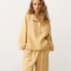 Sweatshirt mit halbem Reißverschluss, Fronttasche, aus einer Mischung aus Lyocell und 24 % Leinen Sweatshirt mit halbem Reißverschluss, Fronttasche, aus einer Mischung aus Lyocell und 24 % Leinen