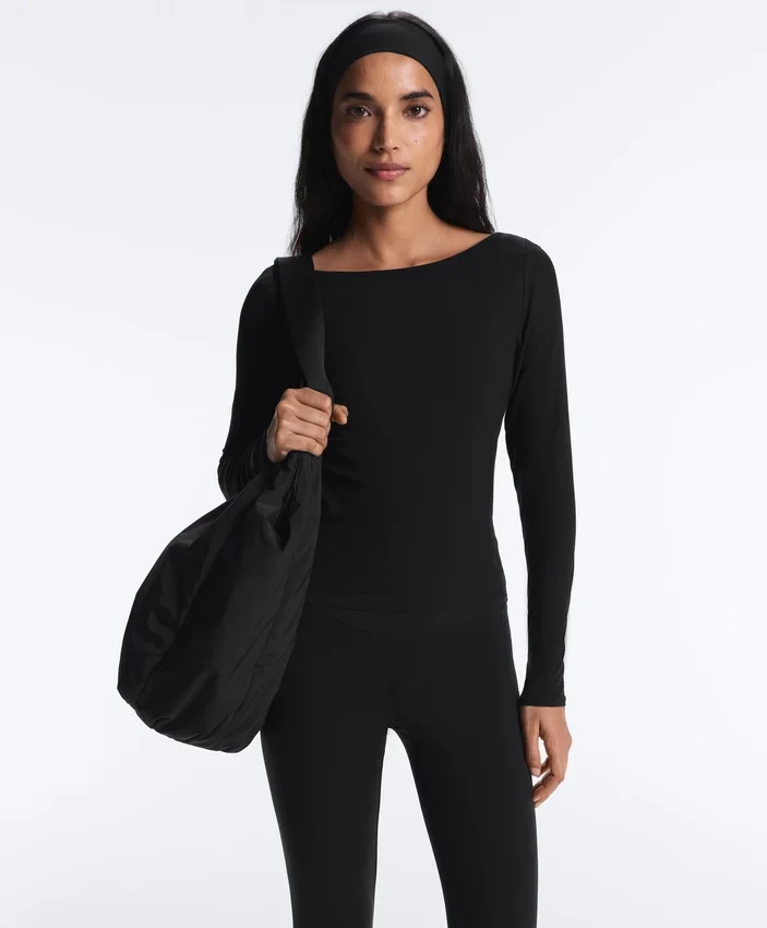 T-Shirt aus Modal-Mischgewebe mit geripptem U-Ausschnitt T-Shirt aus Modal-Mischgewebe mit geripptem U-Ausschnitt