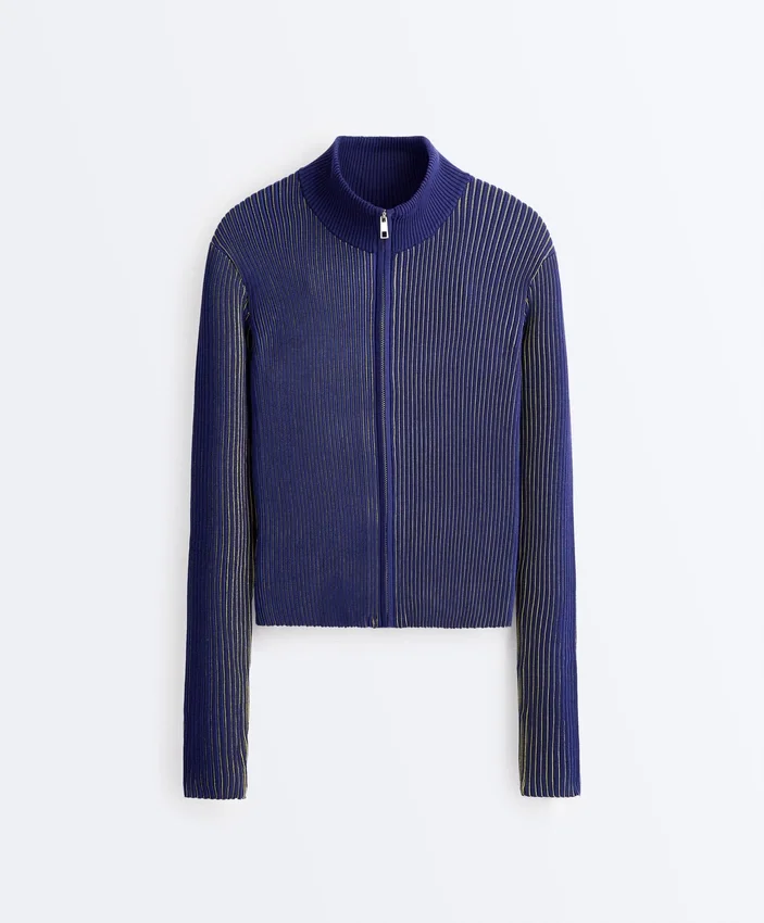 Taillierte Jacke aus Rippstrick Taillierte Jacke aus Rippstrick