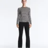 Tailliertes gestreiftes Langarm-T-Shirt Tailliertes gestreiftes Langarm-T-Shirt