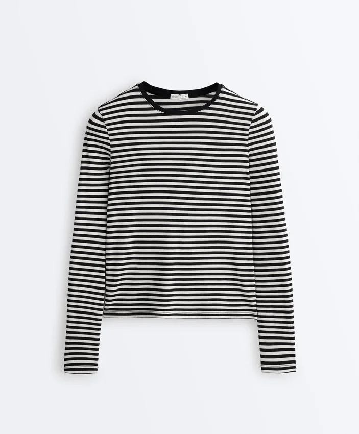 Tailliertes gestreiftes Langarm-T-Shirt Tailliertes gestreiftes Langarm-T-Shirt