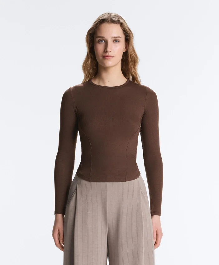 Tailliertes Langarm-T-Shirt aus Baumwoll-Modal-Rippstoff Tailliertes Langarm-T-Shirt aus Baumwoll-Modal-Rippstoff