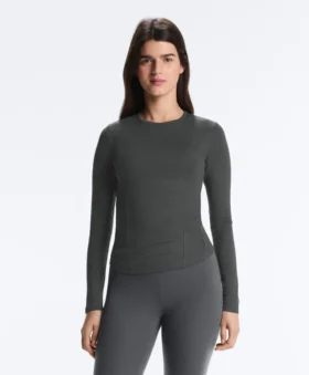 Tailliertes Langarm-T-Shirt aus Baumwoll-Modal-Rippstoff