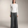 Tailliertes Langarm-T-Shirt aus Baumwoll-Modal-Rippstoff Tailliertes Langarm-T-Shirt aus Baumwoll-Modal-Rippstoff