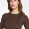 Tailliertes Langarm-T-Shirt aus Baumwoll-Modal-Rippstoff Tailliertes Langarm-T-Shirt aus Baumwoll-Modal-Rippstoff