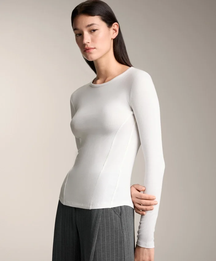 Tailliertes Langarm-T-Shirt aus Baumwoll-Modal-Rippstoff Tailliertes Langarm-T-Shirt aus Baumwoll-Modal-Rippstoff