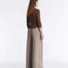 Tailliertes Langarm-T-Shirt aus Baumwoll-Modal-Rippstoff Tailliertes Langarm-T-Shirt aus Baumwoll-Modal-Rippstoff