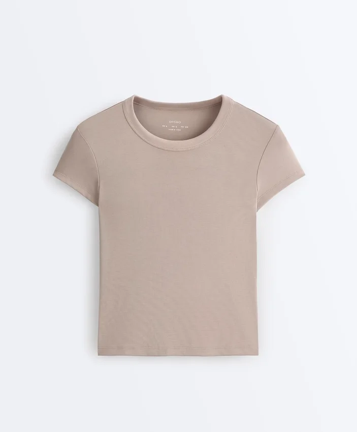Tailliertes Modal-Rippstrick-Shorts-T-Shirt mit kurzen Ärmeln Tailliertes Modal-Rippstrick-Shorts-T-Shirt mit kurzen Ärmeln