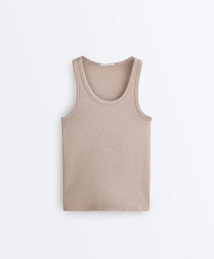 Tailliertes T-Shirt mit gerippten Trägern aus Baumwolle und Modal Tailliertes T-Shirt mit gerippten Trägern aus Baumwolle und Modal