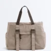 Tasche mit verstellbarem Riemen Tasche mit verstellbarem Riemen