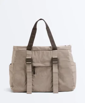 Tasche mit verstellbarem Riemen