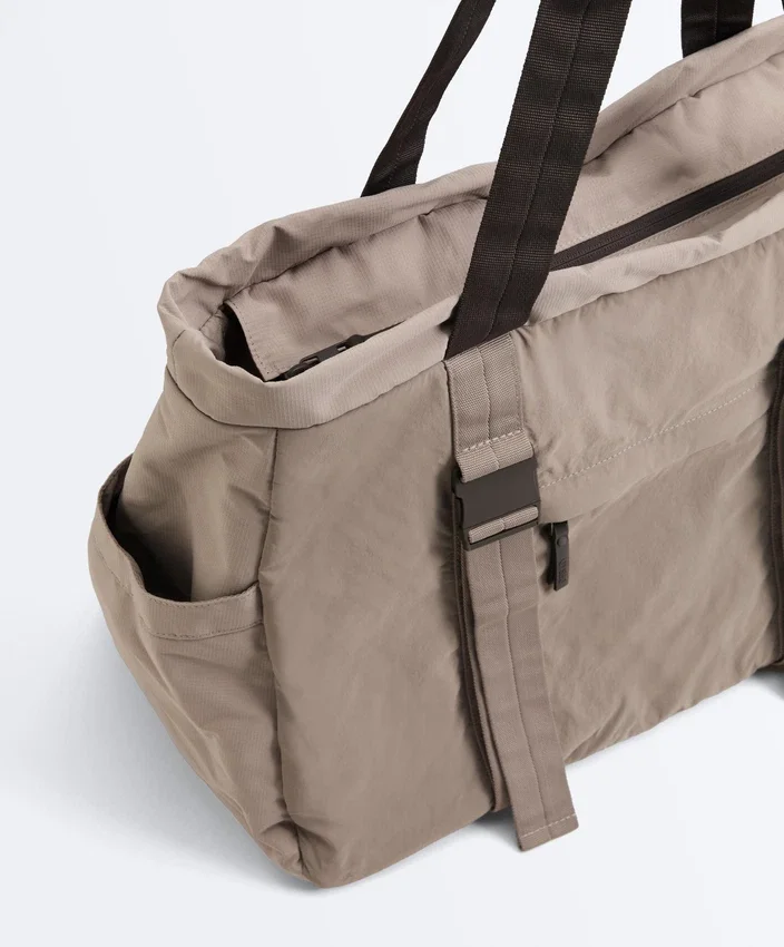 Tasche mit verstellbarem Riemen Tasche mit verstellbarem Riemen