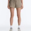 Technische 2-in-1-Shorts mit Karomuster und mittlerer Leibhöhe Technische 2-in-1-Shorts mit Karomuster und mittlerer Leibhöhe