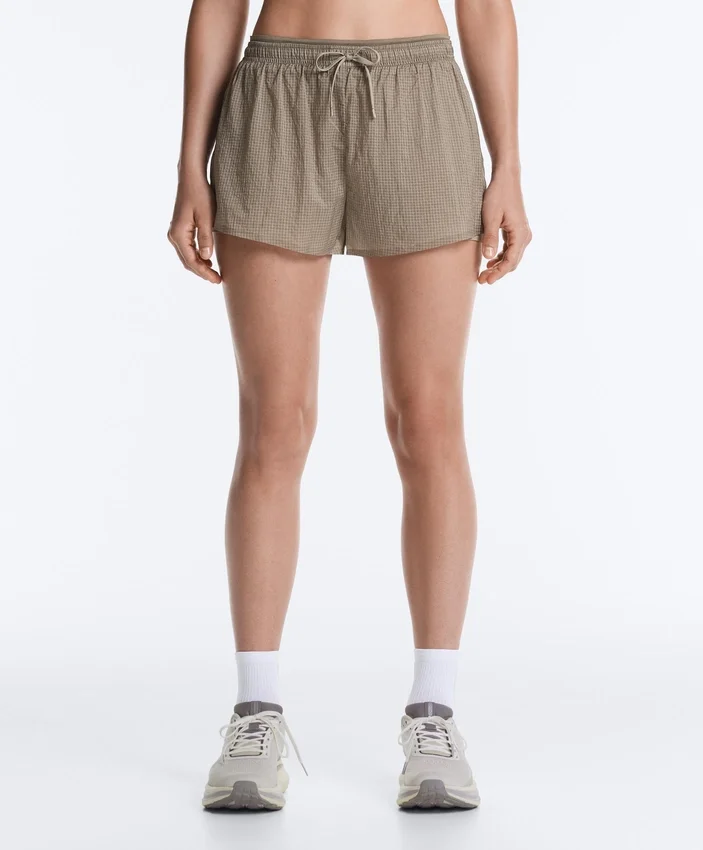 Technische 2-in-1-Shorts mit Karomuster und mittlerer Leibhöhe Technische 2-in-1-Shorts mit Karomuster und mittlerer Leibhöhe