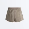 Technische 2-in-1-Shorts mit Karomuster und mittlerer Leibhöhe Technische 2-in-1-Shorts mit Karomuster und mittlerer Leibhöhe