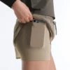 Technische 2-in-1-Shorts mit Karomuster und mittlerer Leibhöhe Technische 2-in-1-Shorts mit Karomuster und mittlerer Leibhöhe