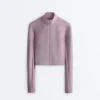 Technische Jacke mit schillernden Details Technische Jacke mit schillernden Details