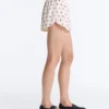 Technische Shorts mit Polka-Dot-Muster Technische Shorts mit Polka-Dot-Muster