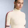 Thermisches T-Shirt aus Strick mit kontrastierenden Details Thermisches T-Shirt aus Strick mit kontrastierenden Details