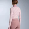 Thermounterhemd aus geometrischem Jacquard-Strick als Oberteil Thermounterhemd aus geometrischem Jacquard-Strick als Oberteil