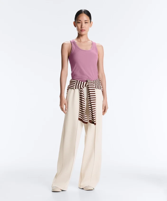 Top aus Modal-Mischgewebe mit Rippmuster Top aus Modal-Mischgewebe mit Rippmuster