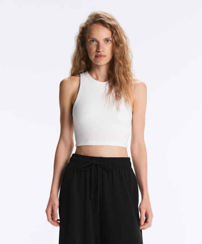 Tops aus Modal-Mischgewebe mit Cups Tops aus Modal-Mischgewebe mit Cups
