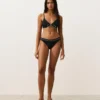 Klassische Bikinis mit Paspelierung Klassische Bikinis mit Paspelierung