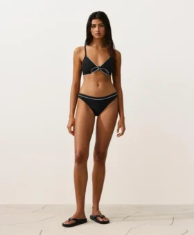 Triangel-Bikinioberteil mit Paspel und Bändern Triangel-Bikinioberteil mit Paspel und Bändern