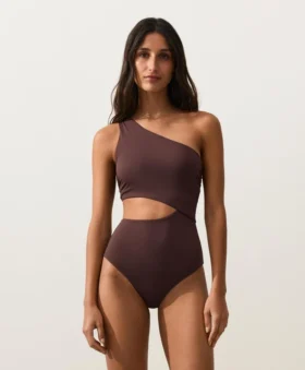 Trikinis mit asymmetrischen Trägern