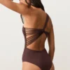 Trikinis mit asymmetrischen Trägern Trikinis mit asymmetrischen Trägern